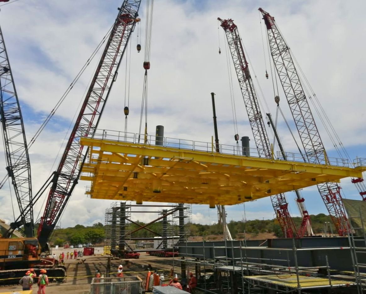 Grúa estructura sobre Orugas Grúas Ojeda14