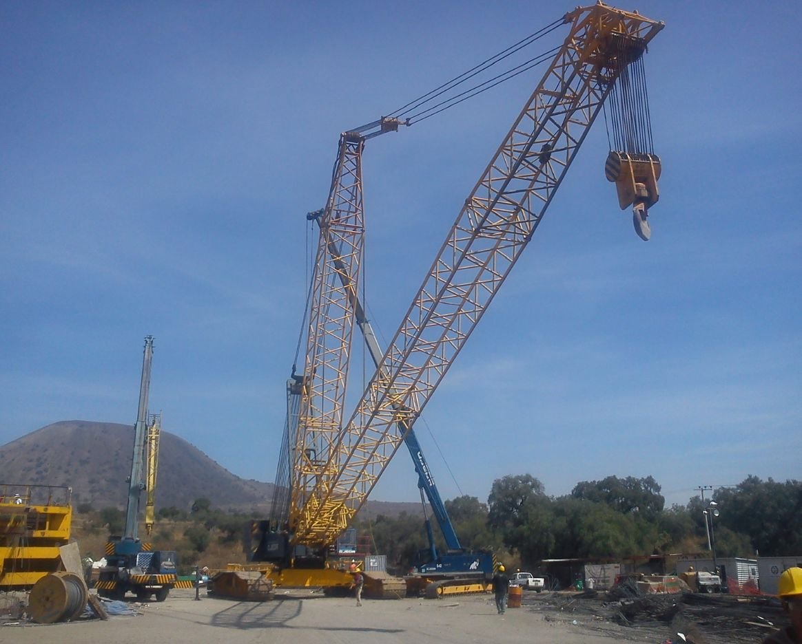Grúa estructura sobre Orugas Grúas Ojeda3