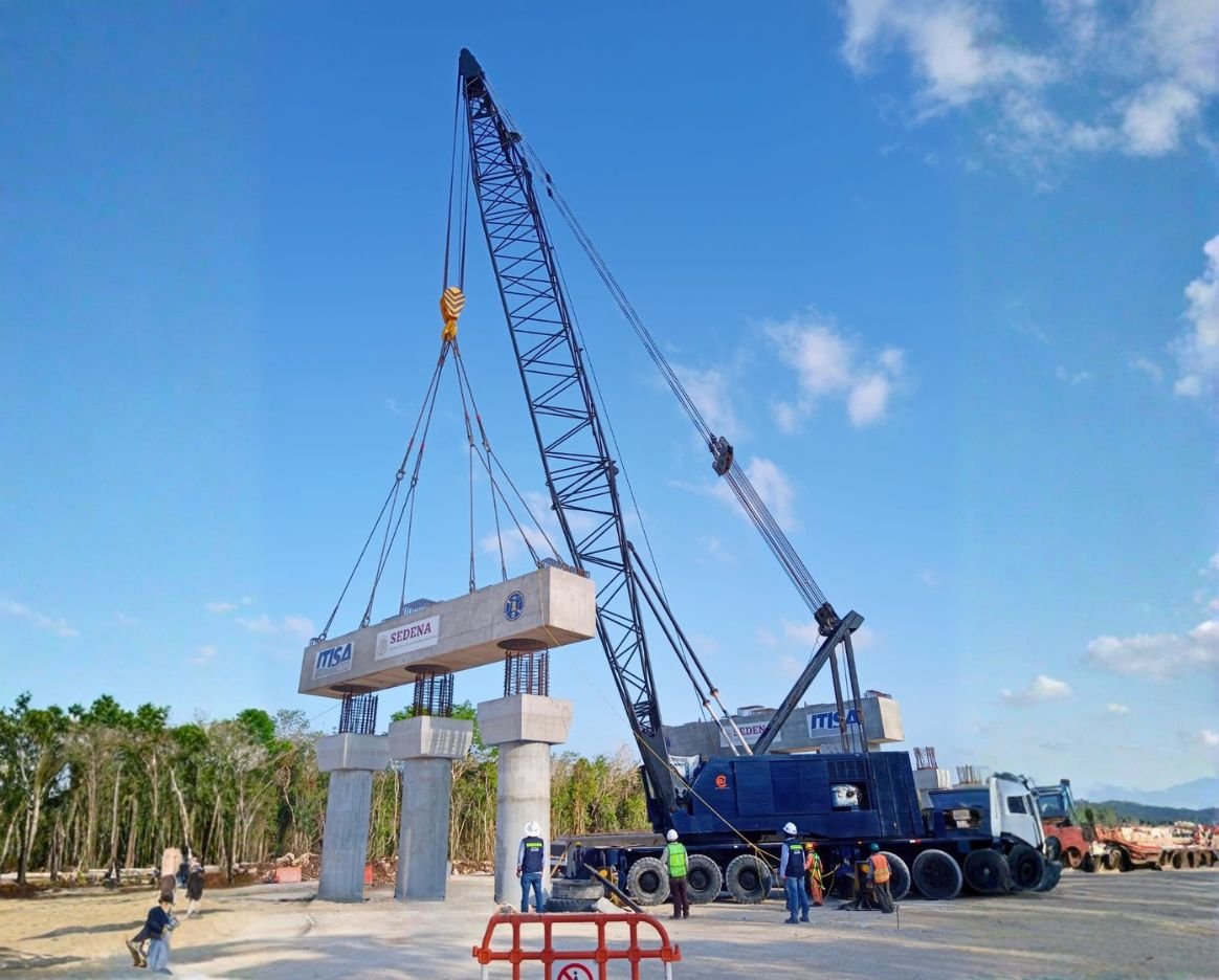 Grúa estructura sobre camion Grúas Ojeda1