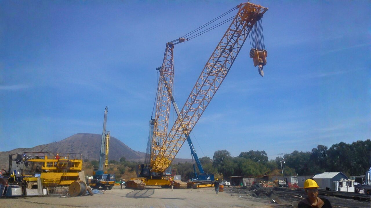 Armado Grúa Estructural sobre Orugas